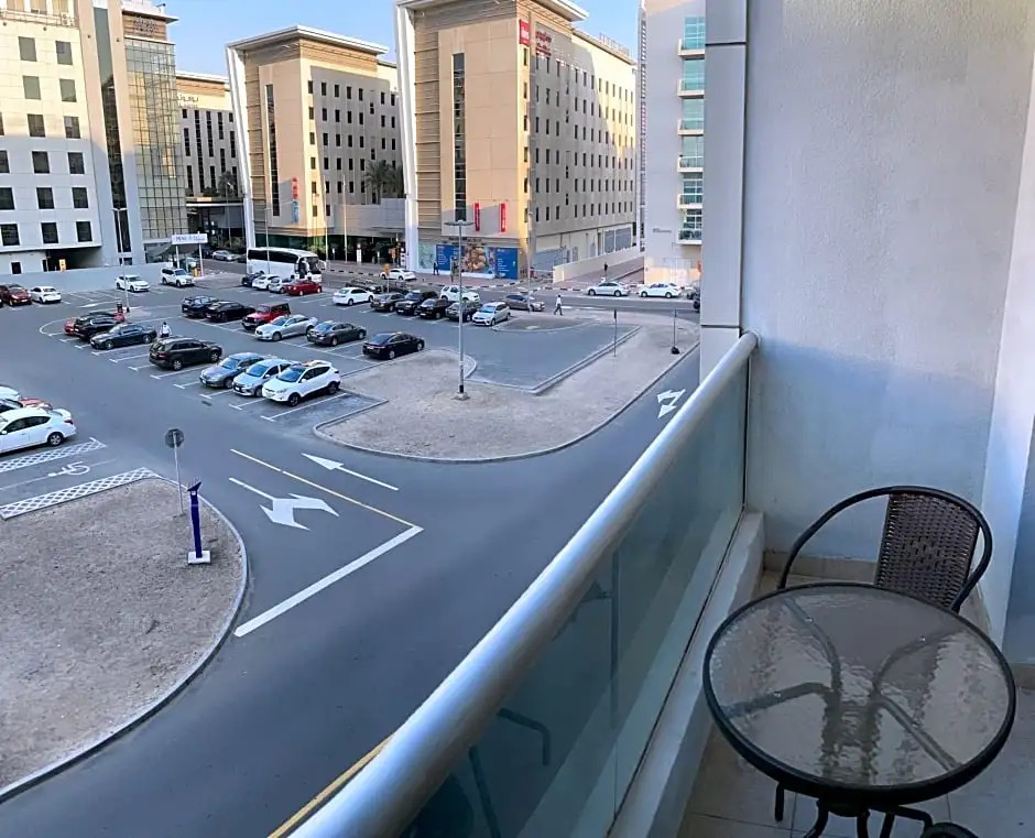 AlBarsha 1 Hostel by PHM