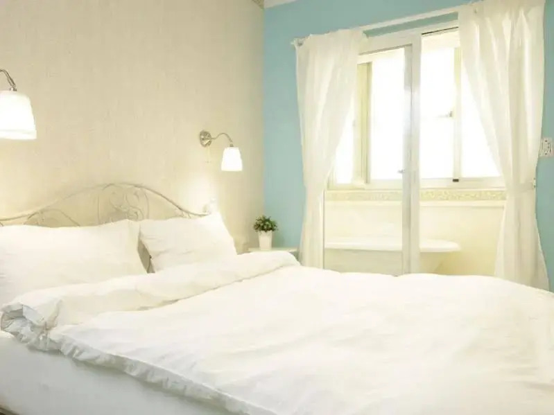 Slow Hostel III