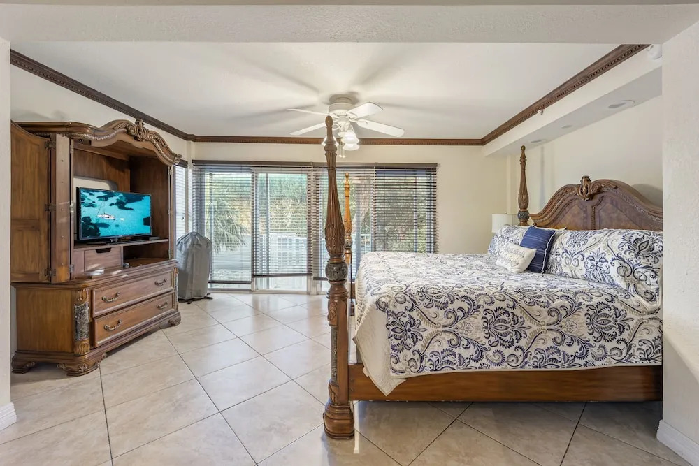 Mariner's Resort Villas & Marina