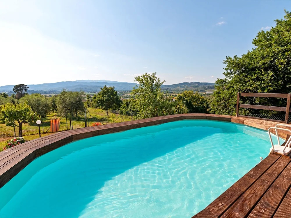 Countryside Home in Arezzo With Pool