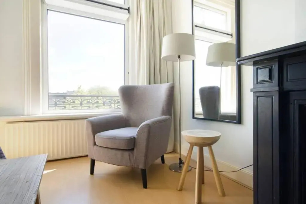 2 Bedroom 2 Bathroom Canal Apartment