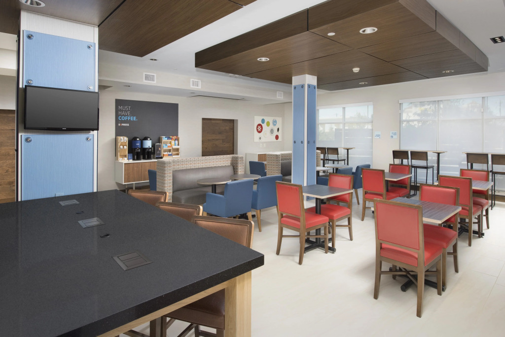 Holiday Inn Express & Suites San Antonio North-Windcrest by IHG