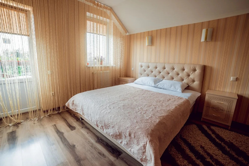 Guest House Shale