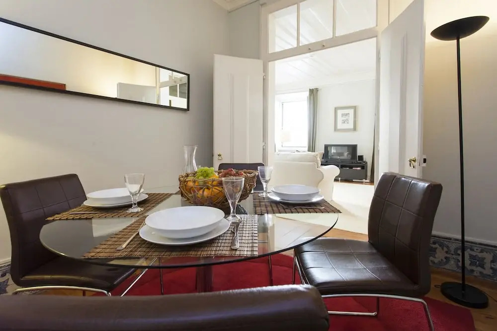 ALTIDO Exquisite 2BR home w/ balcony in Lapa