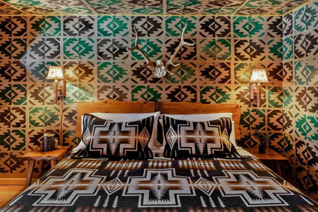 Urban Cowboy Lodge