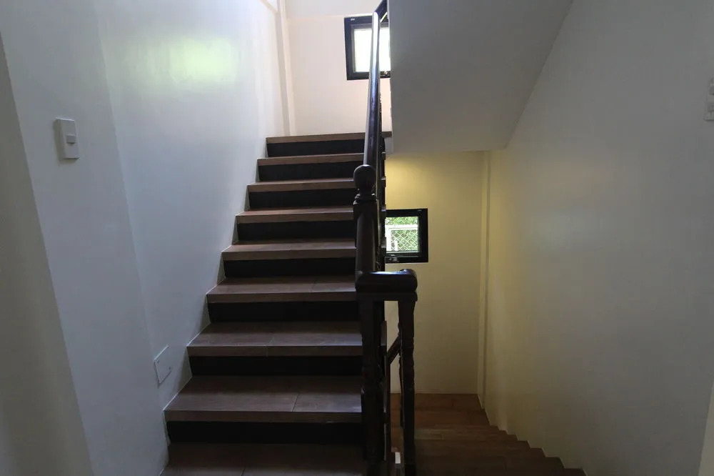 Exclusive Village Home Near Country Club, 18 pax