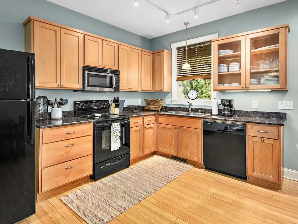 Cozy 2BR Townhouse w Deck Walk to W Asheville