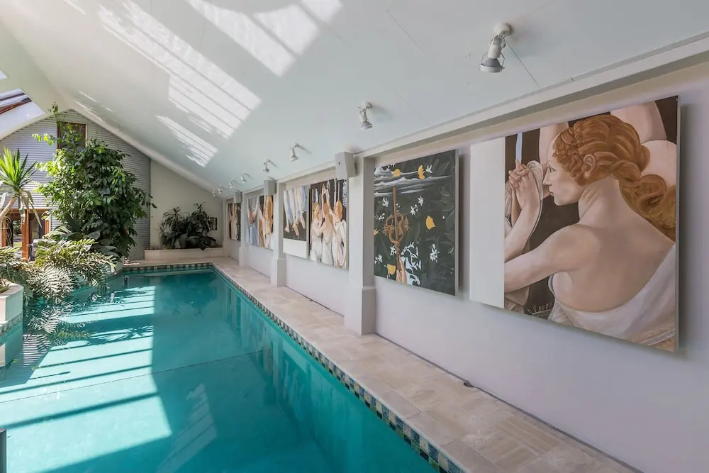 BOND ESTATE LUXURY ACCOMMODATION
