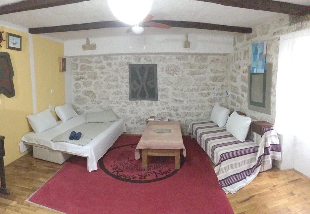 Apartment With one Bedroom in Betina, With Furnished Balcony and Wifi