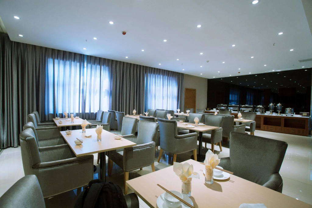 Elan Inn Suining Wanda Sports Center