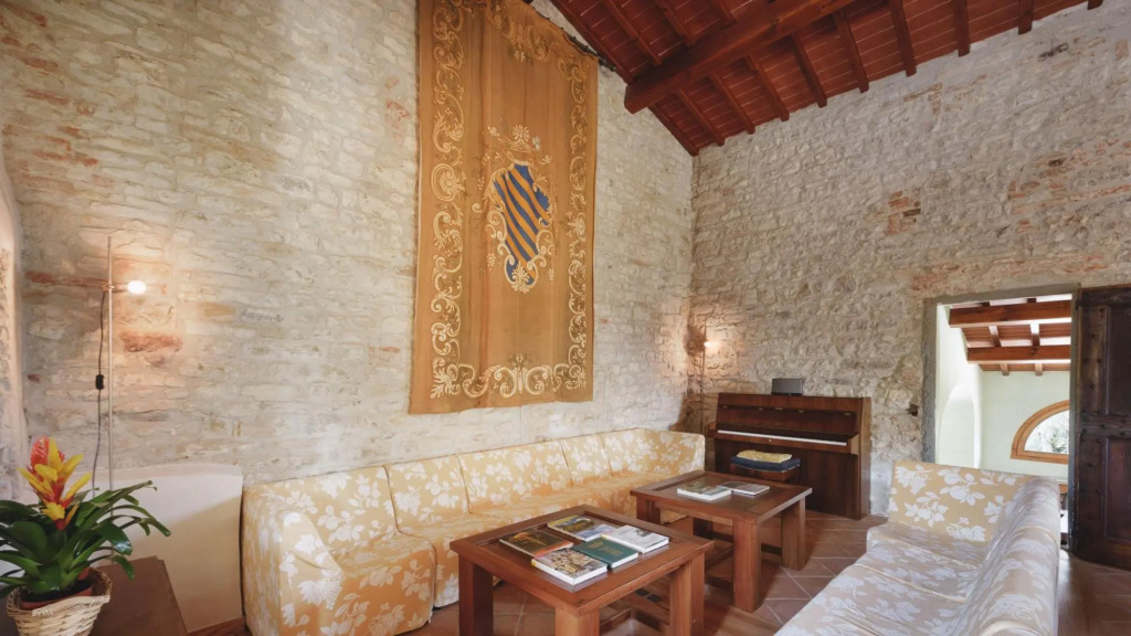 Luxury villa just 14 km from Florence. Sleeps 16 with hydromassage, sauna & gym!-Villa Il Forte