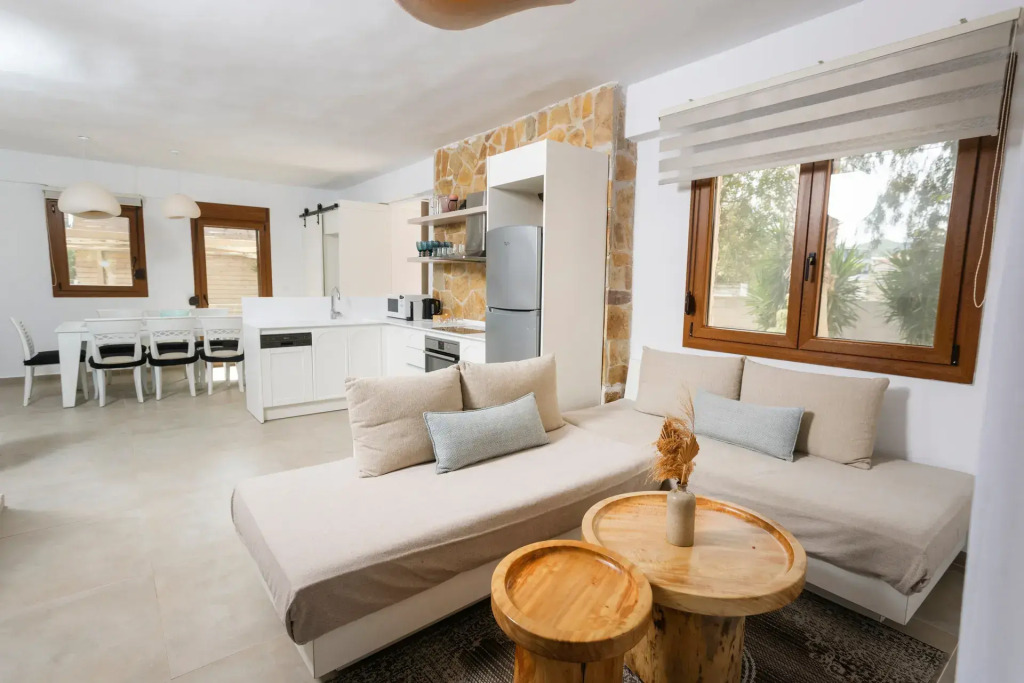 NŪSA suites & villas