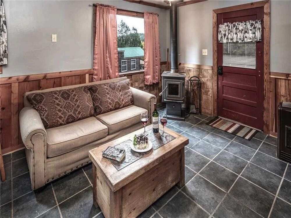 Windchaser, 1 Bedroom, Wood Burning Stove, Midtown, Sleeps 3