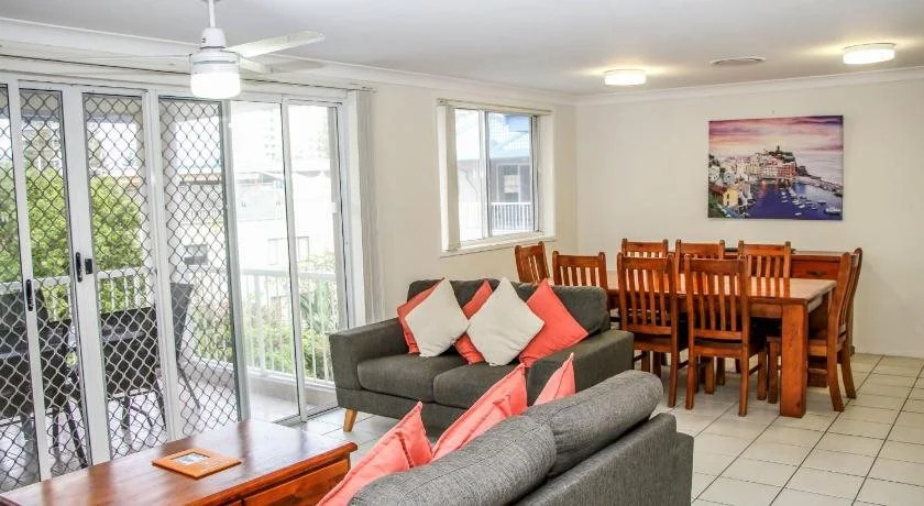 Surfers Beach Holiday Apartments