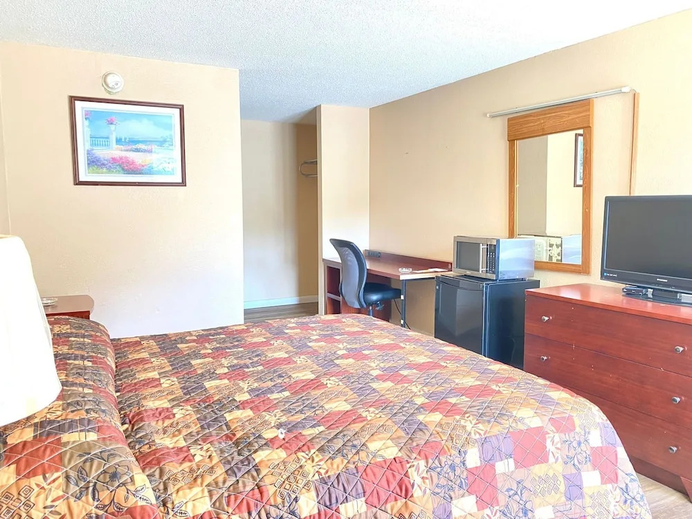 Economy Inn Sweetwater I-75