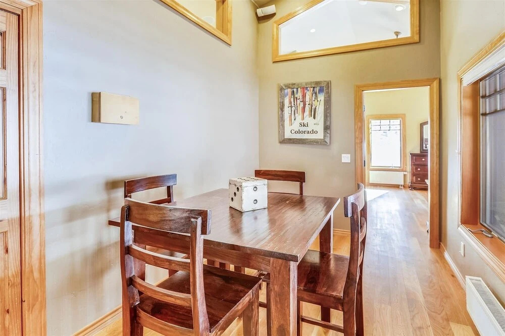 Wagon Wheel Retreat 4 Bedroom Home by RedAwning