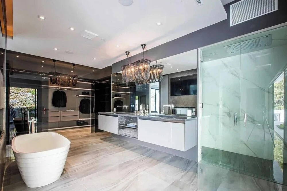 Bowmont Glass Estate - Sleek, Architectural and Unique Contemporary Estate