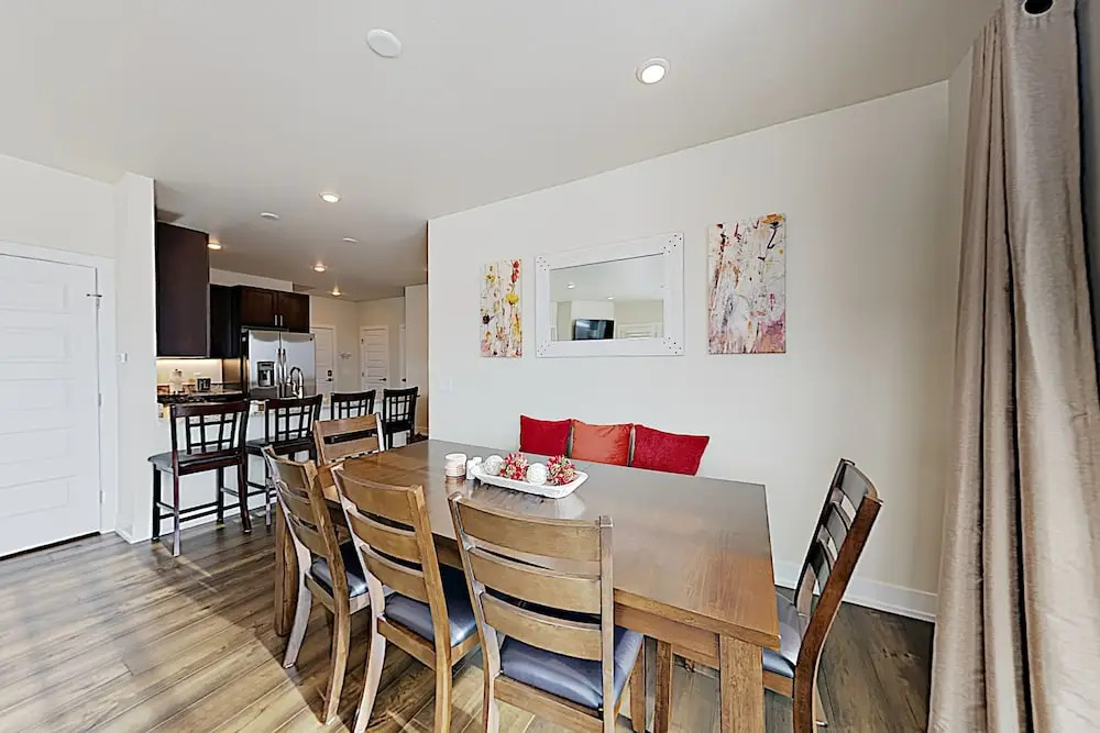 New Listing! Beautiful New Mountain-view 3 Bedroom Condo
