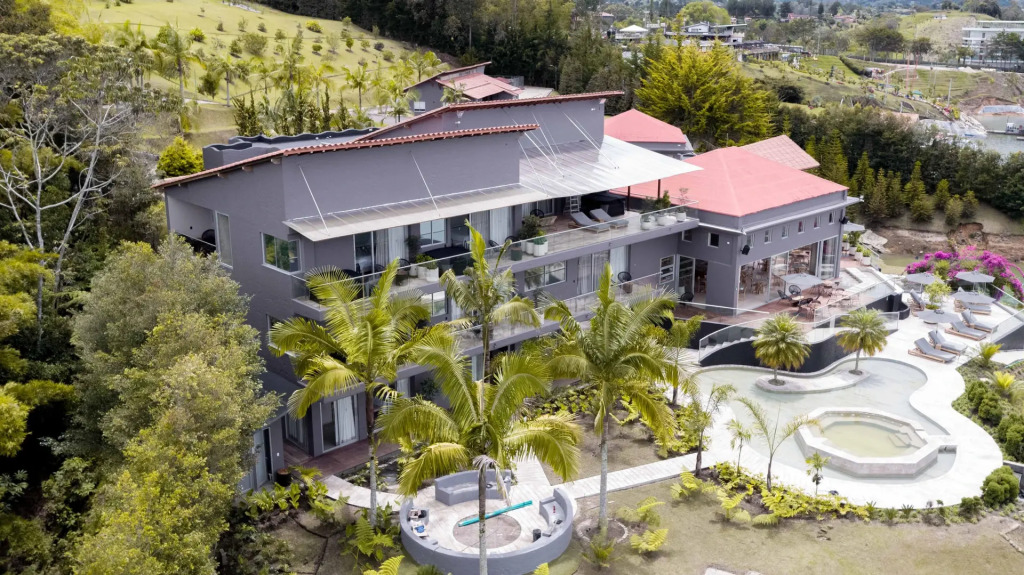 Tau House
