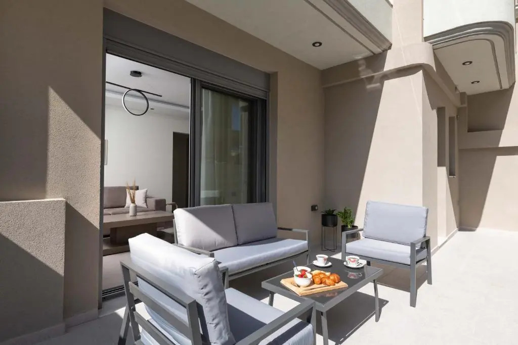Tsatos Luxury Residence