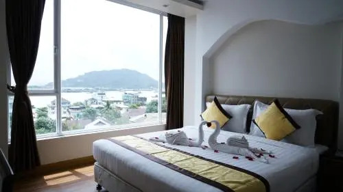 Green Eyes Hotel