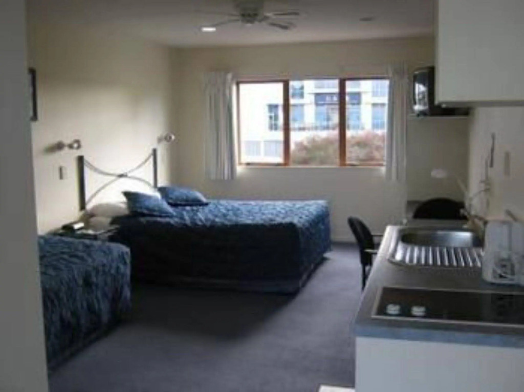 Albany Executive Motor Inn Limited
