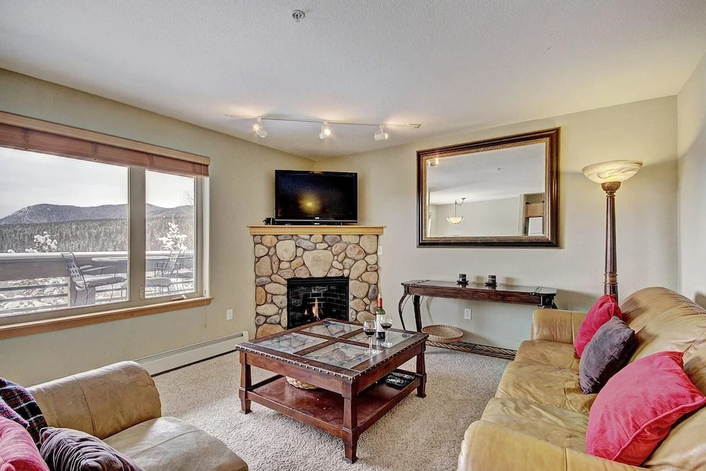 522 Watch Hill Condo