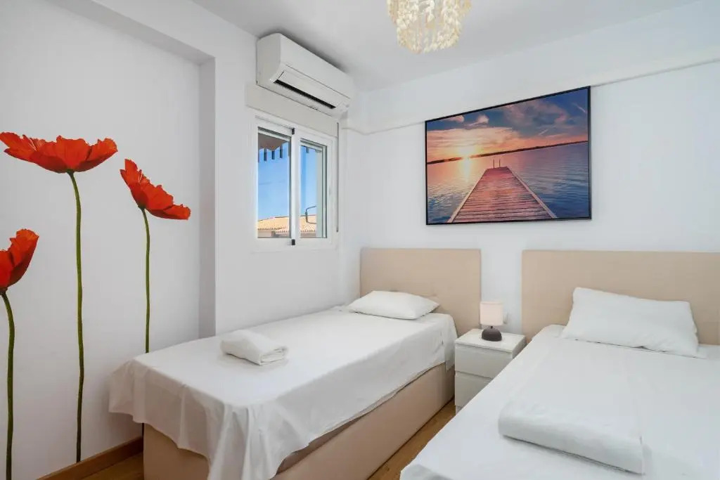 Tasteful apartment near the beach Ref 107
