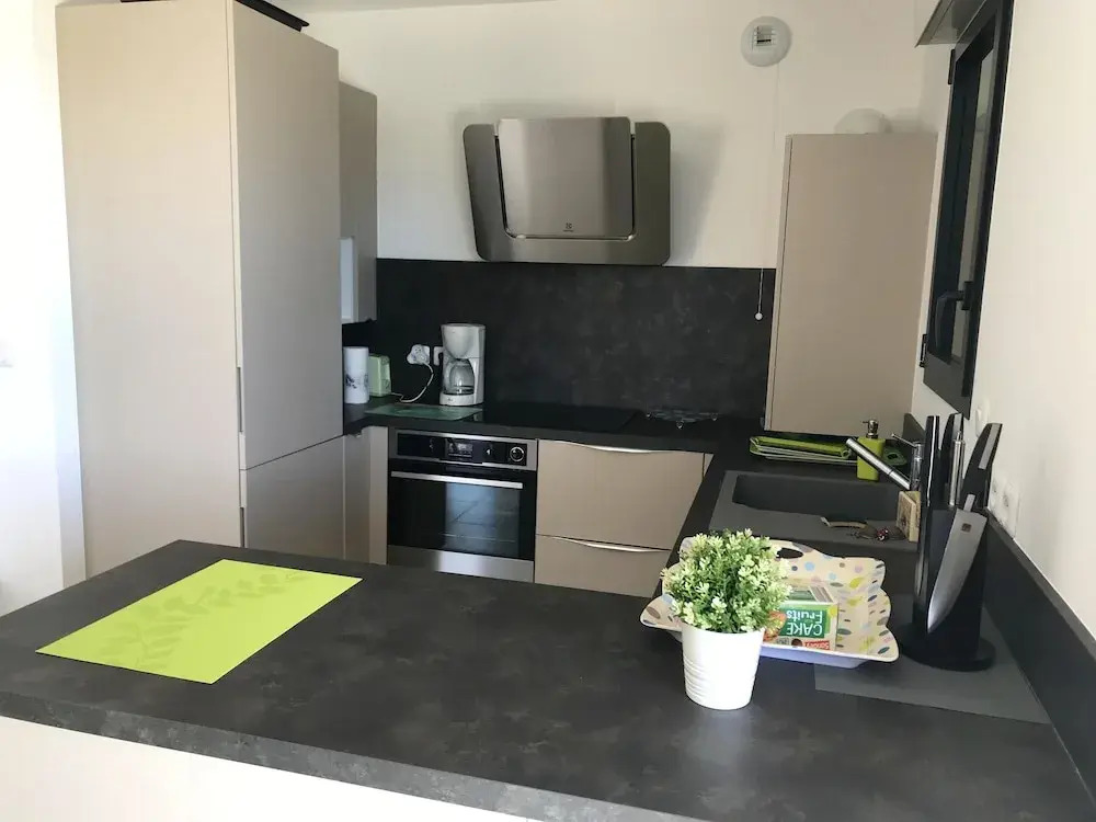 Apartment With 2 Bedrooms in Hyères, With Wonderful sea View and Furnished Terrace