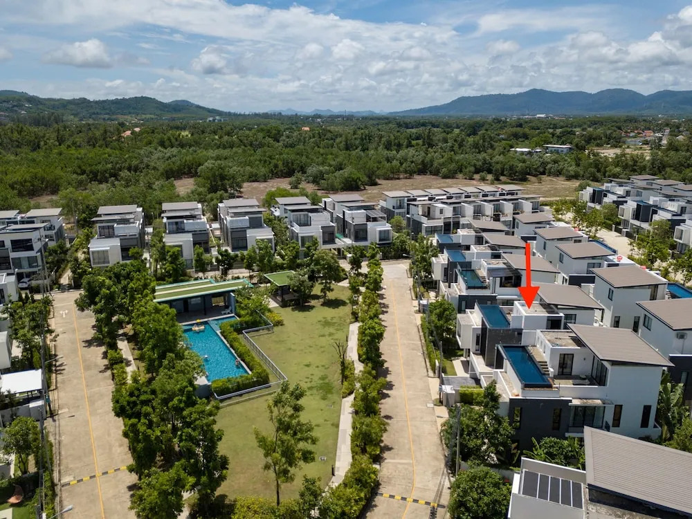 4 Bdr Villa with Cinema in Laguna 800m to Beach