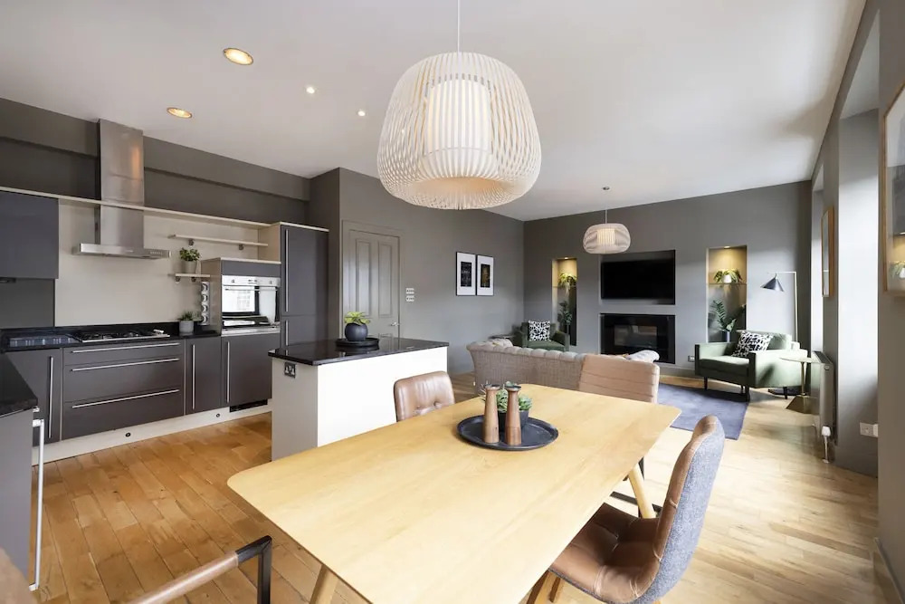 JOIVY 5-star Luxurious George Street Apartment
