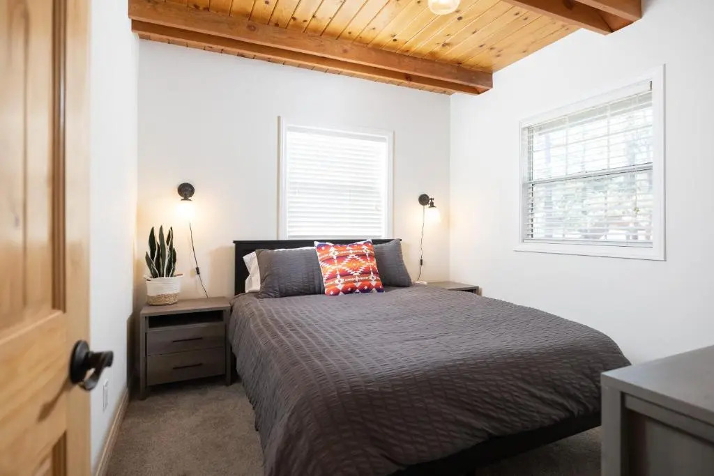 Bayview Bungalow - Cabin with Hot Tub One Block from Big Bear Lake!