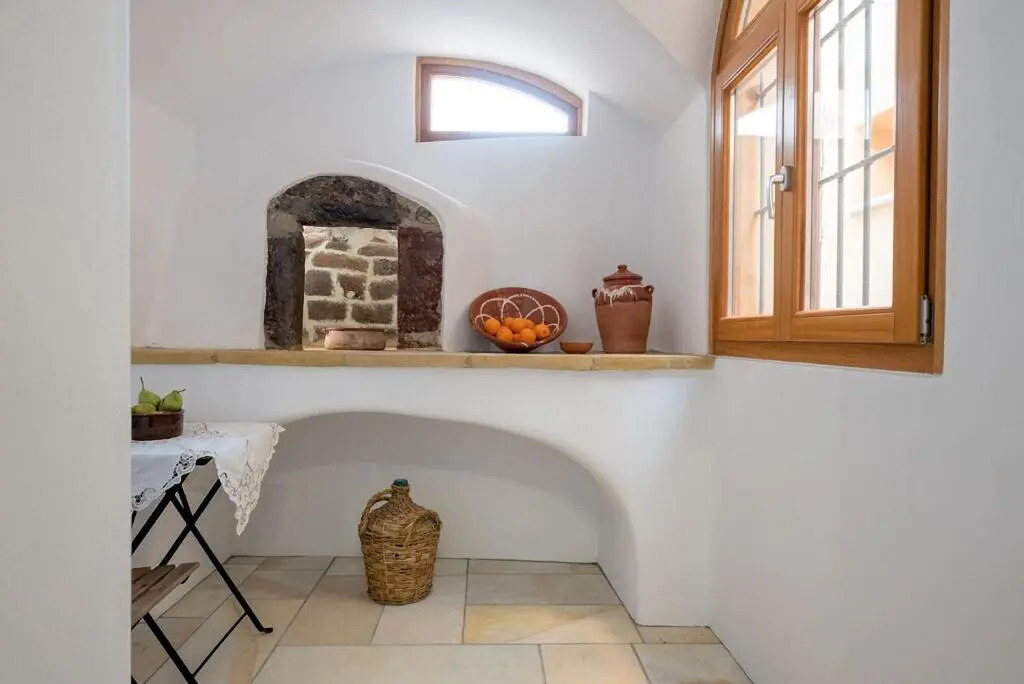 Casasantantonio 18th Century Luxury Mansion