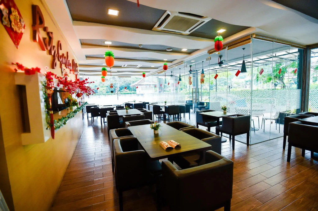 Lumut Suites