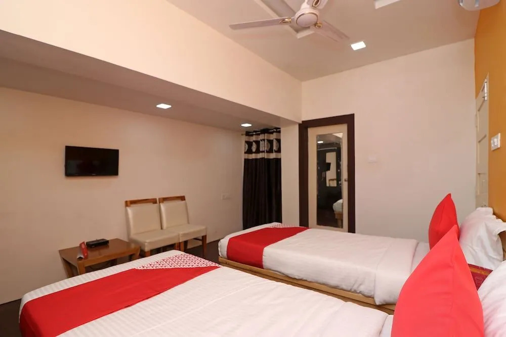 OYO18966 Relax Inn