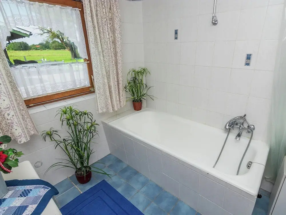 Spacious 4 Person Holiday Home near Chiemsee