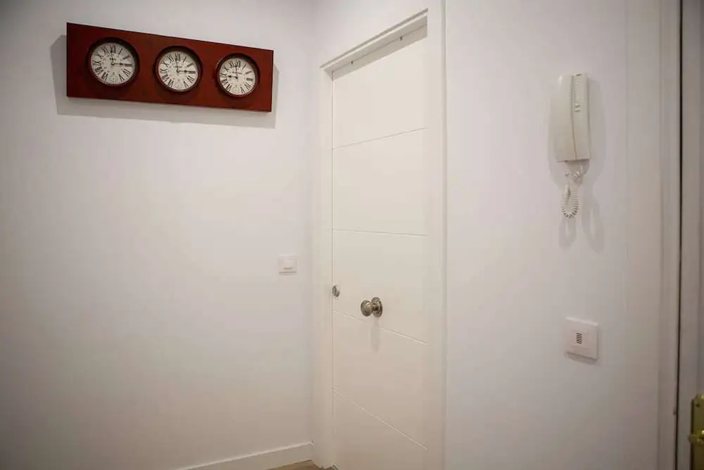 Modern 3 Bdr 2 Bath in La Latina, Near Metro