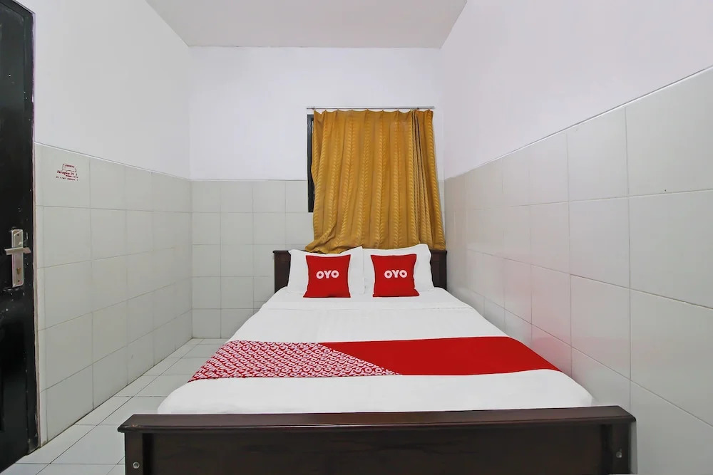 OYO 92533 Harjuna Guest House