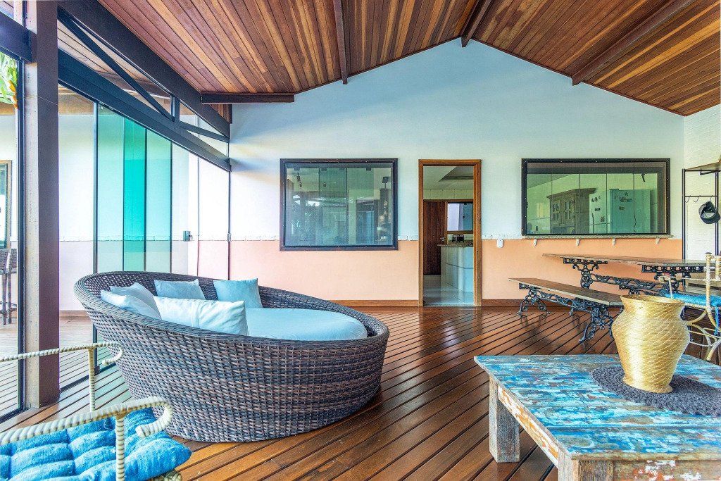 Casa De Alto Padrão A 400 Metros Da Praia Brava