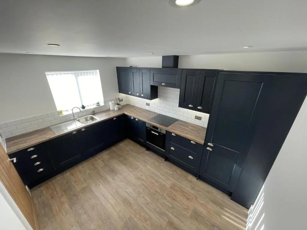 3 Double Bed Luxurious House Near Heathrow Airport