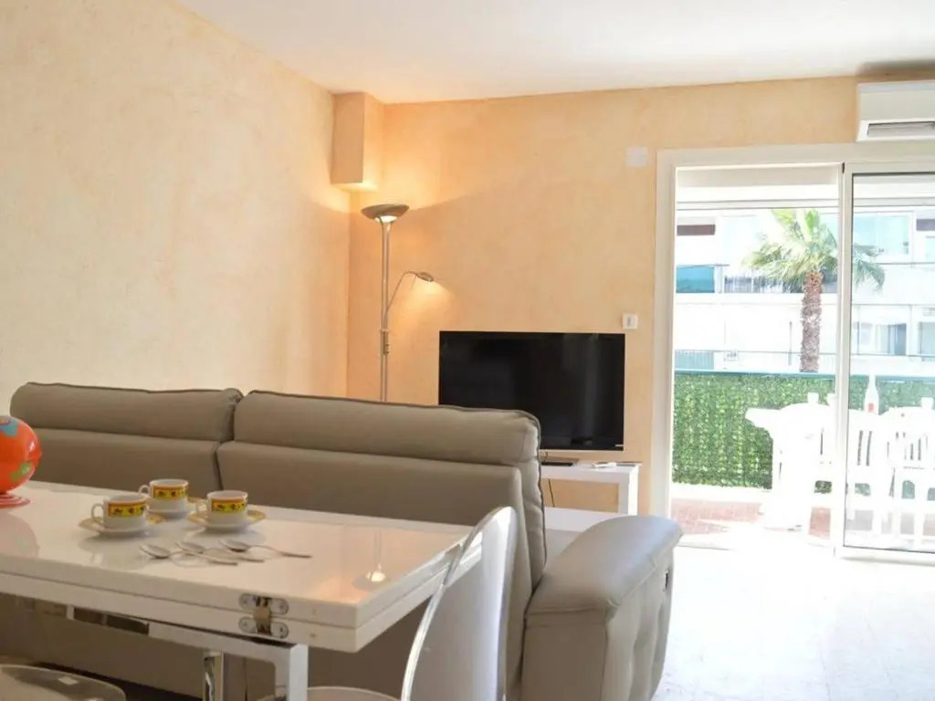 Appartement Le Grau-du-Roi, 3 pièces, 6 personnes - FR-1-250-70