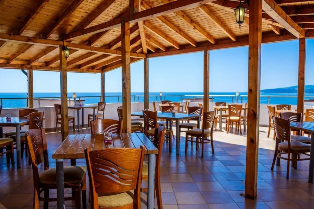Hotel Vemara Club