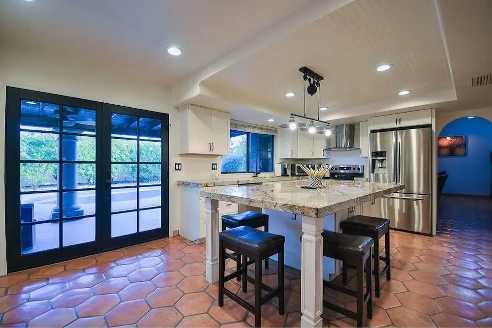 Tidy & Spotless Huge Paradise House - Private Pool & BBQ