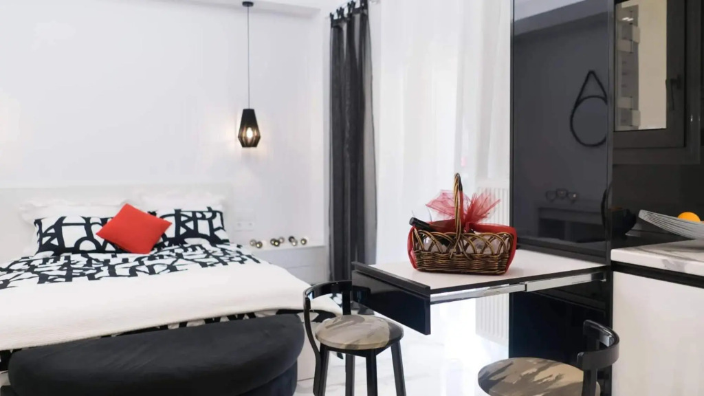 Affordable luxury studio close to Ampelokipi metro