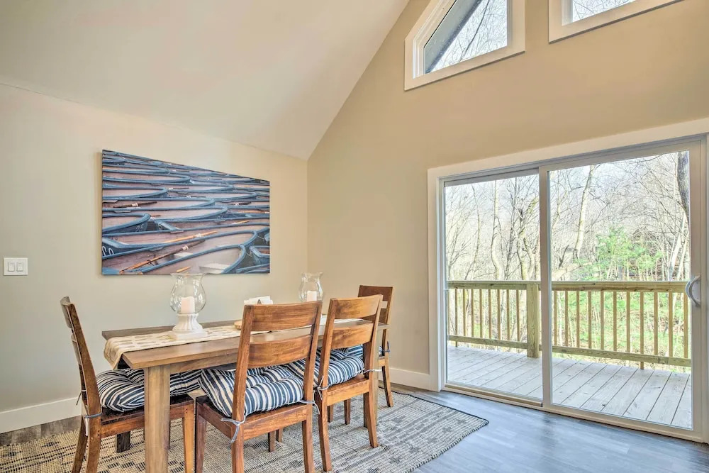 Peaceful Brevard Mountain Cabin: Hike, Golf & Swim