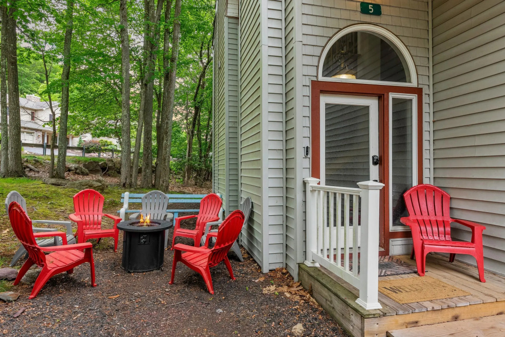 The Boulder Inn by Avantstay Indoor Hot Tub, Game Room, Outdoor Fire Pit