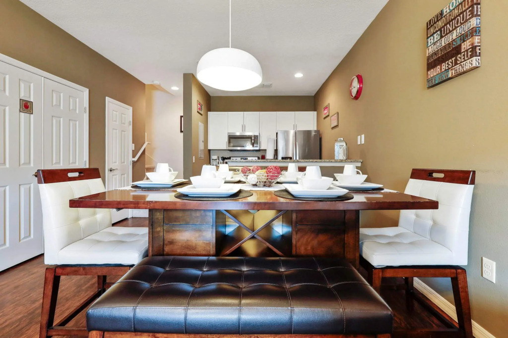 Family Spacious 3BR Townhouse With Pool Access