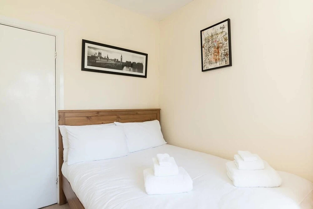 4 Bedroom House in Clapham