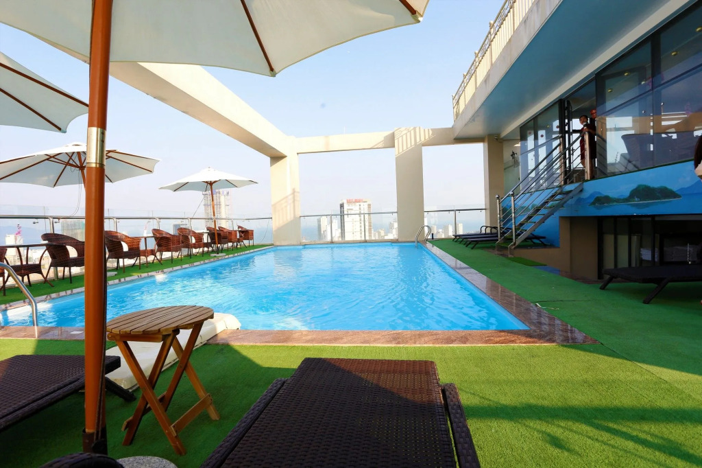 Luxtery Hotel