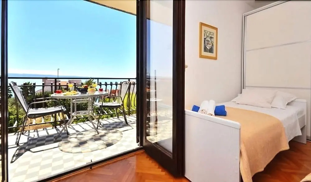 Nice and sea view apartment in Podstrana